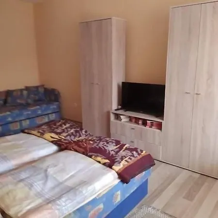 شقة Barbara Apartmanhaz Kehidakustány