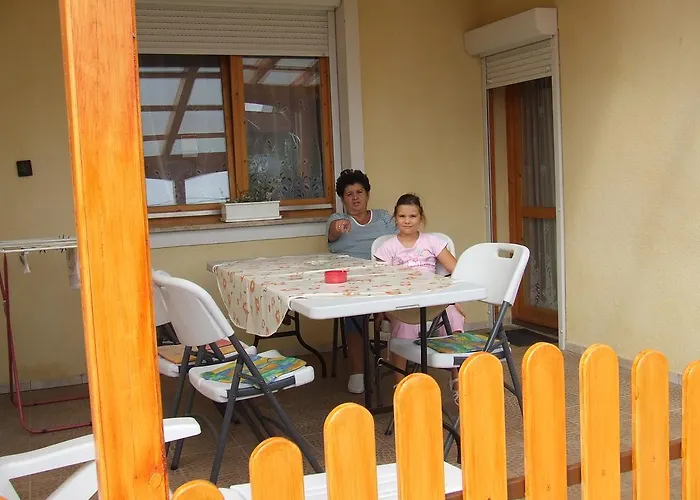 Barbara Apartmanhaz דירה Kehidakustány